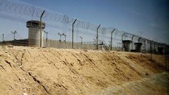 "هيئة الأسرى": الاحتلال يماطل بتقديم العلاج لأسرى بالنقب