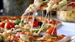 أسوأ 8 أطعمة في الصيف...منها البيتزا