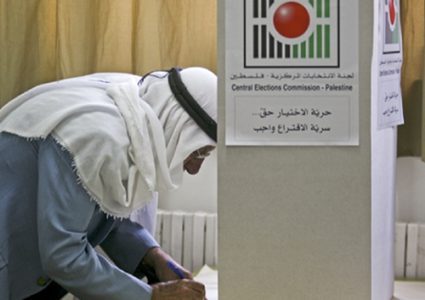 اشتية: سيتم إصدار مرسوم بتحديد موعد جديد لإجراء الانتخابات