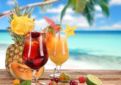 المشروبات الباردة أم الساخنة: أيهما الأصح في فصل الصيف؟