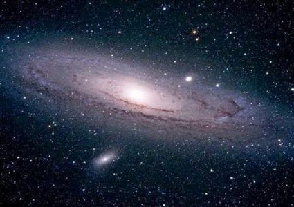 اكتشاف مجموعة تضم أكثر من 100 ثقب أسود تدور حول مجرتنا