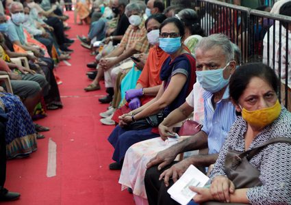 الهند تسجل 45892 إصابة جديدة بكوفيد-19 و817 وفاة