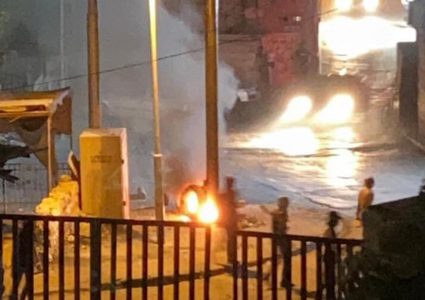 شبان يحرقون كاميرات تابعة للاحتلال في بلدة سلوان