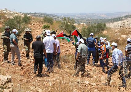 قوات الاحتلال تقمع فعالية ضد الاستيطان غرب سلفيت