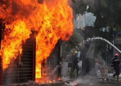 مصر: اندلاع حريق هائل في مصنع بمدينة العاشر من رمضان