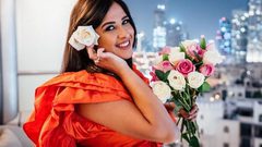 ياسمين عبد العزيز تحصل على الإقامة الذهبية في الإمارات