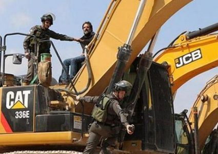 الاحتلال يستولي على جرافة شرق نابلس