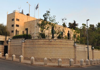 نتنياهو وعائلته يخلون منزل مقر إقامة رئيس الحكومة بعد 12 عاما