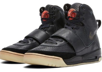 أحذية رياضية نادرة للبيع بملايين الدولارات