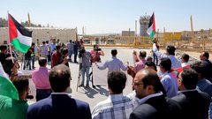 الاحتلال يقمع وقفة أمام معتقل عوفر للمطالبة بالإفراج عن جرار