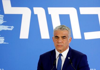 لبيد: لا "إمكانية" في الوقت الحاليّ لحلّ الدولتين