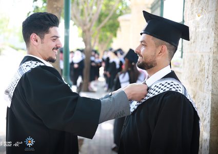 بعد غياب بسبب جائحة الكورونا،، النجاح تحتفل بخريجيها الفوج 40-41 وسط أجواء مليئة بالفرحة والبهجة