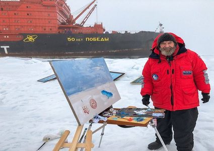 بعثة علمية إلى القطب الشمالي على متن كاسحة نووية