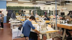 الصينيون يبتكرون نسيجا قد يغني عن التكييف