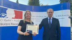 فرنسا تمنح وسام الاستحقاق الوطني بدرجة فارس للدكتورة خيرية رصاص