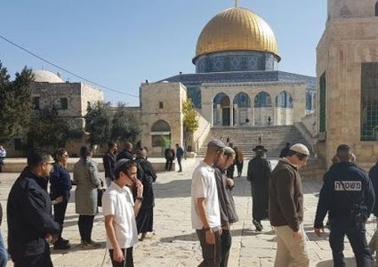 مستوطنون يقتحمون الأقصى ويؤدون طقوسا تلمودية