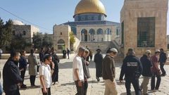 مستوطنون يقتحمون الأقصى ويؤدون طقوسا تلمودية