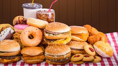 أطعمة يفضل تجنب تناولها في الطقس الحار