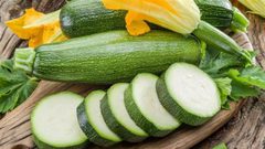 رغم عدم غناها بالفيتامينات.. فوائد للكوسا لا يعرفها الكثيرون