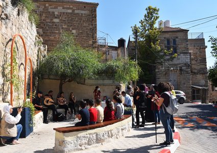 افتتاح زاوية عامة بالبلدة القديمة في رام الله بتمويل كندي