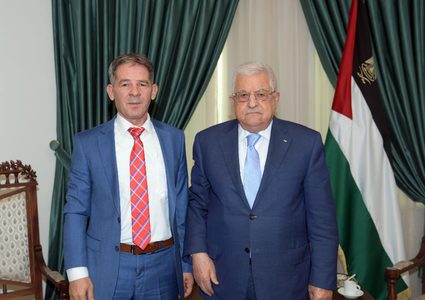 الرئيس يستقبل رئيس هيئة مكافحة الفساد