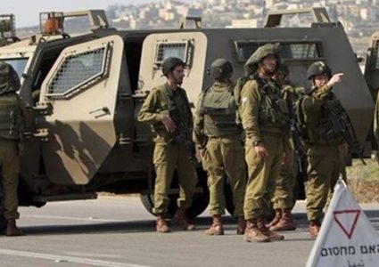الاحتلال ينصب حاجزا طيارا على المدخل الجنوبي لبلدة الخضر
