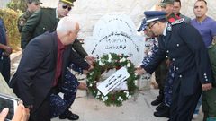 المحافظ حميد يزور مقابر الشهداء ويقرأ الفاتحة على ارواحهم