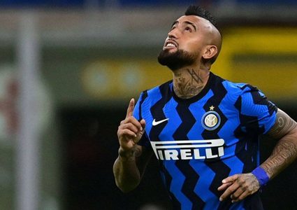 راتب فيدال يدفع إنتر للتخلص منه