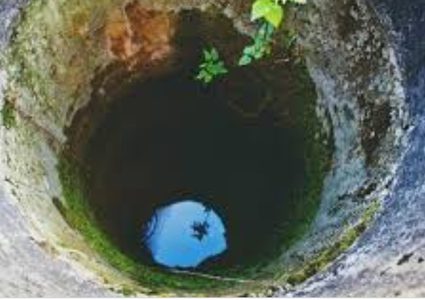 مصرع طفل نتيجة سقوطه في بئر ماء في الخليل