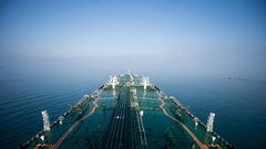 لأول مرة.. إيران تبدأ في تصدير النفط من ميناء جاسك