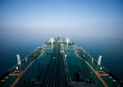 لأول مرة.. إيران تبدأ في تصدير النفط من ميناء جاسك