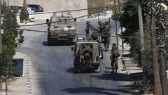 الاحتلال يصيب مواطنا ويعتقل 3 آخرين من بيتا جنوب نابلس