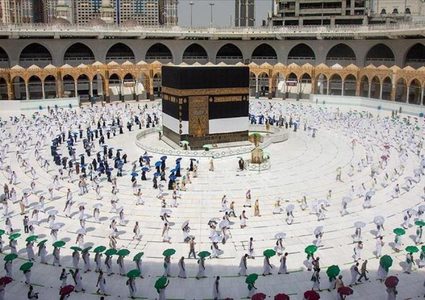 الرئيس يهنئ خادم الحرمين الشريفين بنجاح موسم الحج