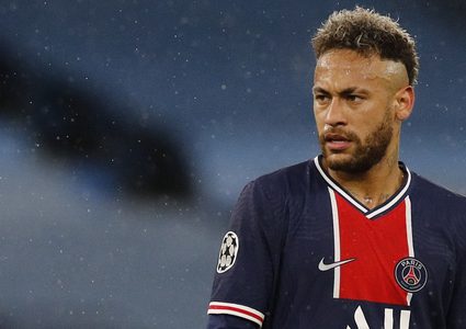 برشلونة يعلن إنهاء خلافاته مع نيمار