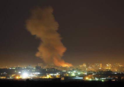 طائرات الاحتلال تستهدف عدة مواقع في قطاع غزة