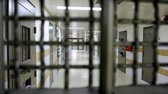 15 أسيرا يواصلون إضرابهم عن الطعام رفضا لاعتقالهم الإداري