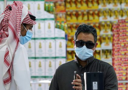 السعودية تسجل 10 وفيات 1379 إصابة جديدة بفيروس كورونا