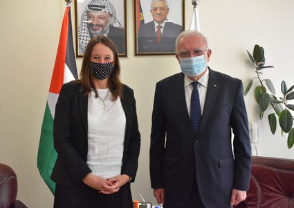 المالكي يستقبل القنصل السويدي لمناسبة انتهاء مهامها