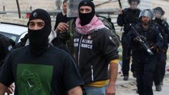 قوات خاصة للاحتلال تعتقل شابا من جنين