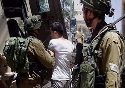حملة اعتقالات ومداهمات بالضفة