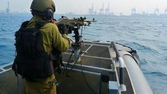 الاحتلال يستهدف مراكب الصيادين قبالة سواحل غزة