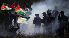 سياسيون وفنانون عالميون يوقعون على وثيقة تدين "إسرائيل"