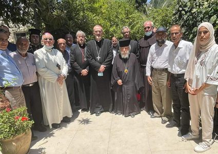 وفد من رؤساء الكنائس يتضامن مع أهالي حي الشيخ جرّاح بالقدس