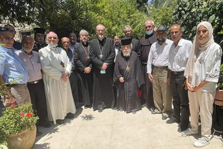 وفد من رؤساء الكنائس يتضامن مع أهالي حي الشيخ جرّاح بالقدس