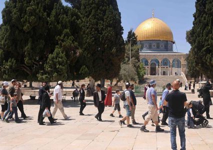 مستوطنون يقتحمون باحات المسجد الأقصى صباح اليوم