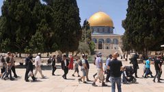 مستوطنون يقتحمون باحات المسجد الأقصى صباح اليوم