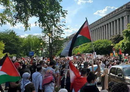 أنصار منظمة استيطانية يعتدون على متضامنين مع شعبنا في أمريكا