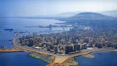 مصر تفوز بمناقصة لتطوير أحد أهم موانئ لبنان