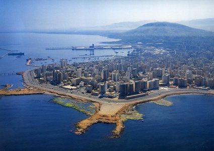 مصر تفوز بمناقصة لتطوير أحد أهم موانئ لبنان