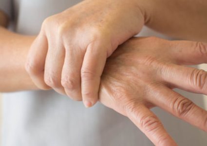 مركّب في الفاكهة قد يقي من مرض باركنسون